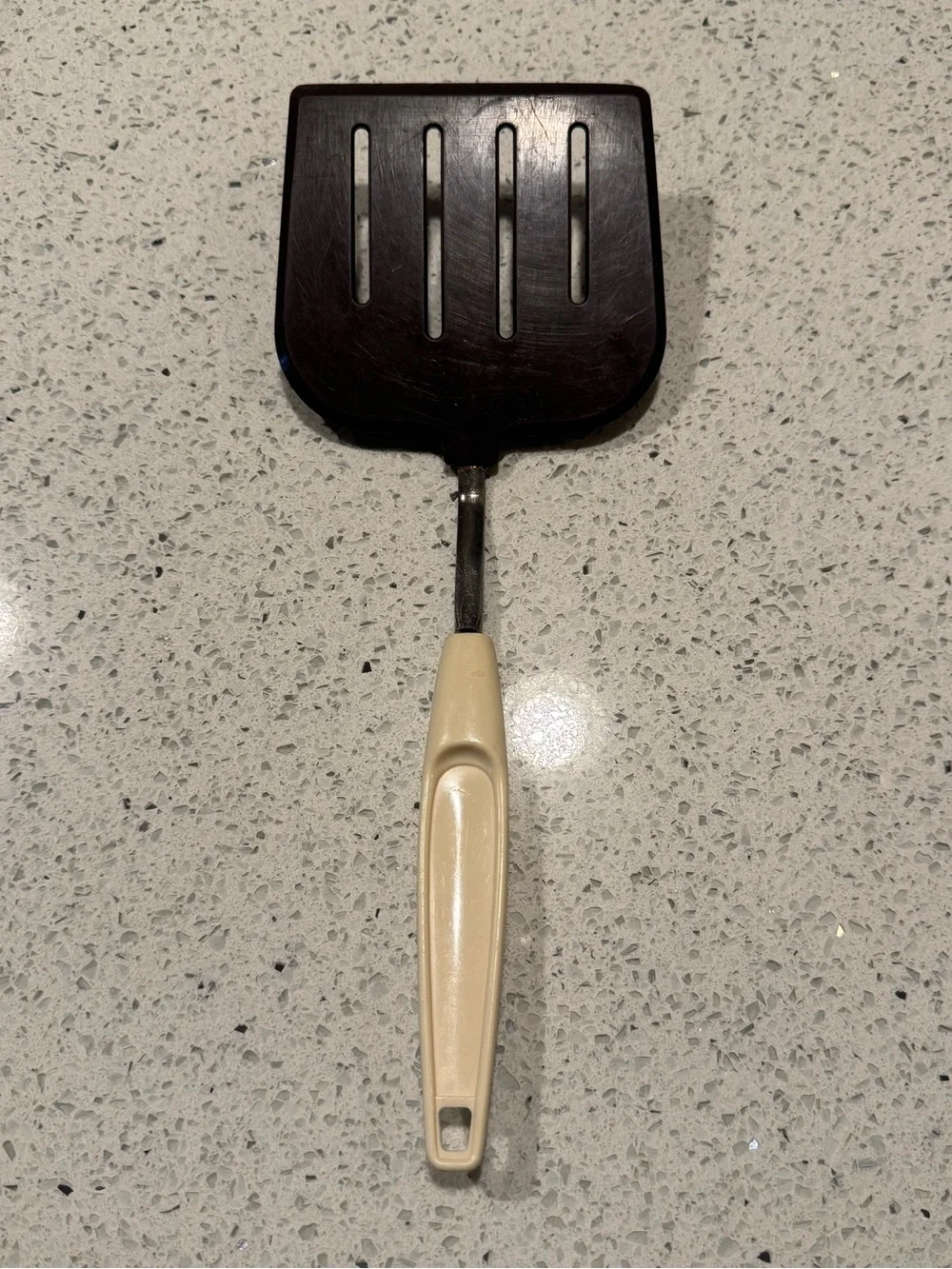 Vintage Mid Century Nylon Slotted Turner Spatula Cream Handle Kitchen Utensil